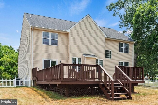 Building Photo - 45370 Barefoot Dr