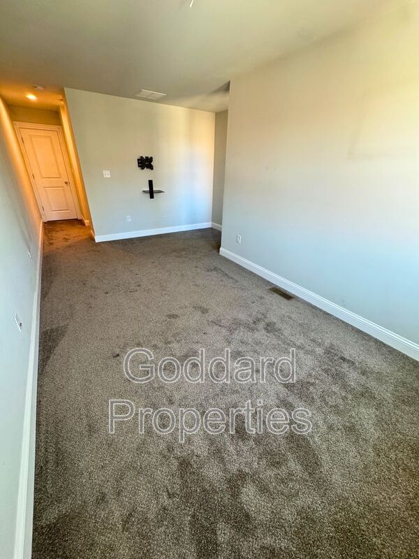 Building Photo - 842 N Patterson Park Ave