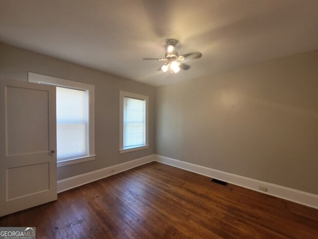 Building Photo - 644 Kennolia Dr SW