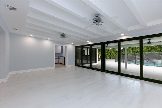 Building Photo - 13401 SW 83rd Ave