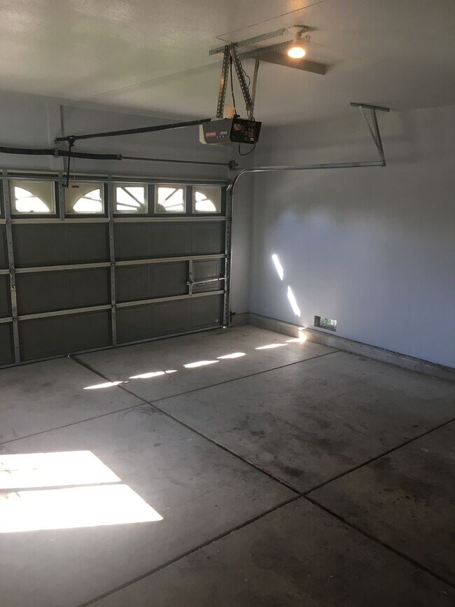 Building Photo - 3 bed/2 Bath House in Sparks
