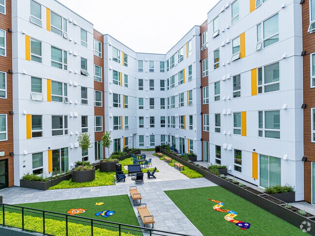 Building Photo - Watershed Renton