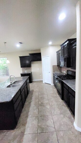 Building Photo - 1716 Jacona Trl