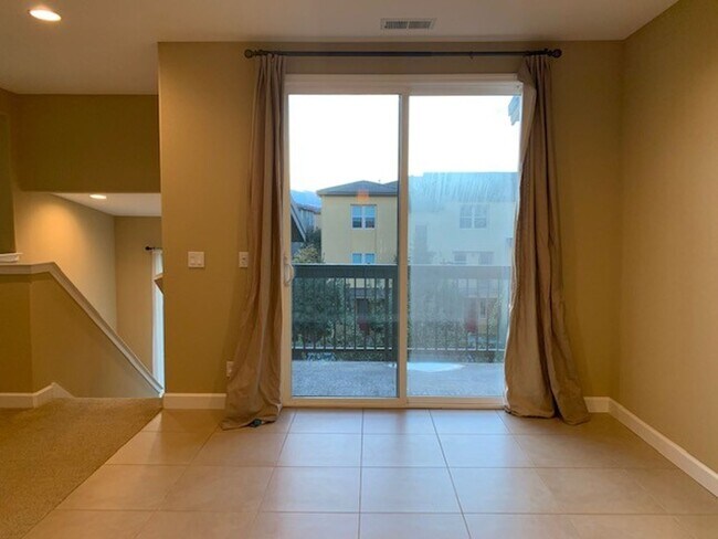 Building Photo - 582 Santa Rosalia Terrace