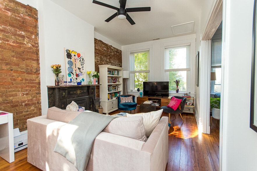 Building Photo - 1052 St Gregory St