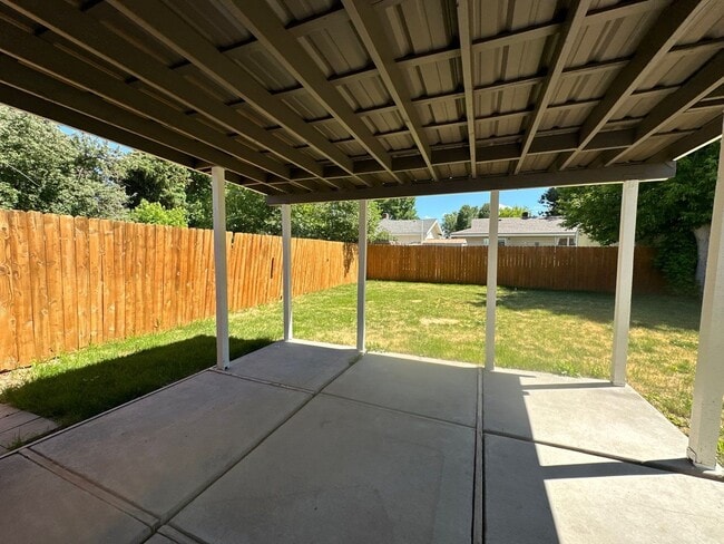 Building Photo - 4321 Myrtlewood Dr