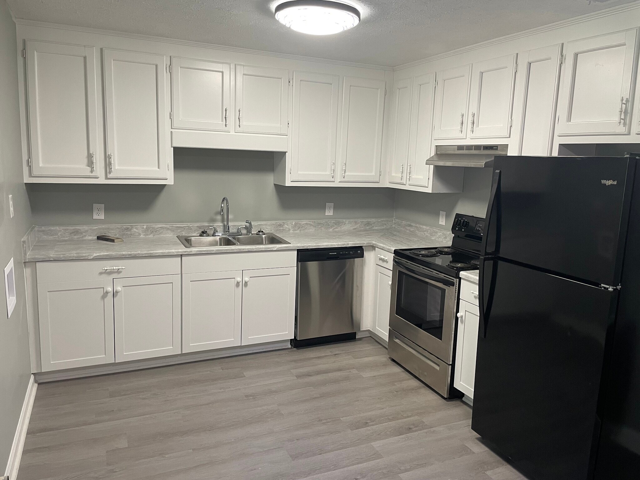 Building Photo - 290 Timothy Rd