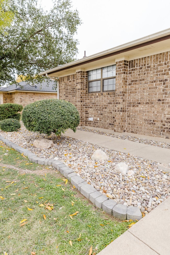 Building Photo - 1105 Gordon Blvd