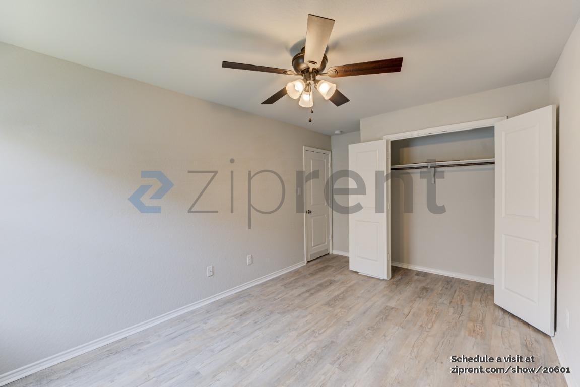 Building Photo - 9811 Marbach Brk