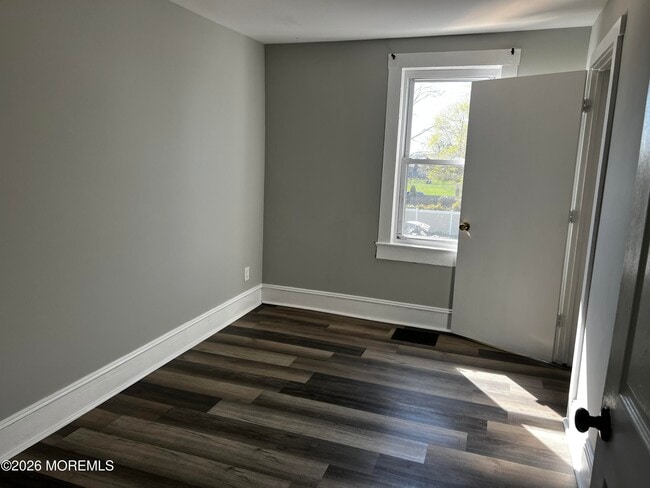 Building Photo - 1221 9th Ave