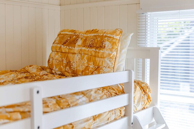 Building Photo - 640 S Columbia St