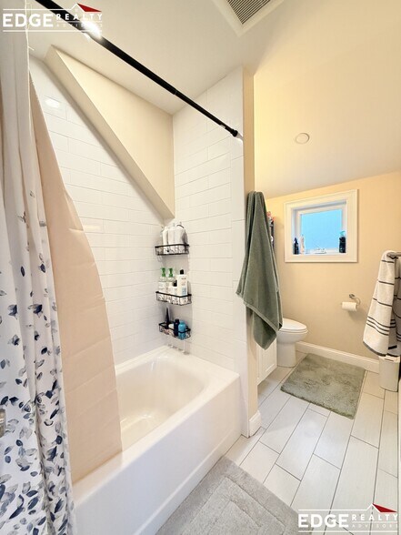 Building Photo - 30 Winship St