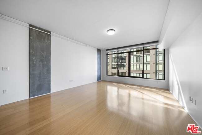 Building Photo - 1111 S Grand Ave