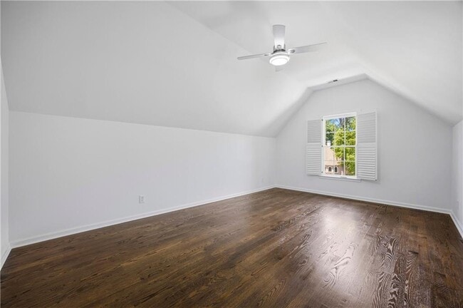 Building Photo - 6410 Westchester Pl