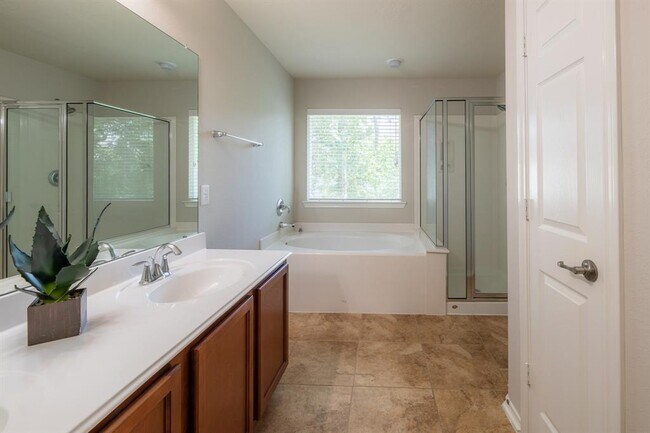 Building Photo - 18 Whitekirk Pl