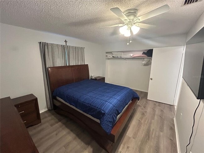 Building Photo - 2101 Utica Dr