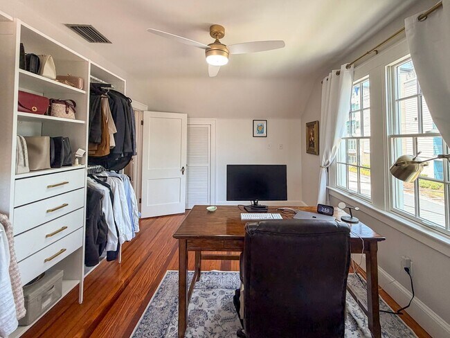 Building Photo - Luxury Historic Home Near UF | Fully Renovated 3BR/2BA with Private Yard & Premium Finishes