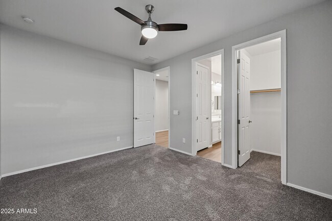 Building Photo - 16075 W Laurel Ln