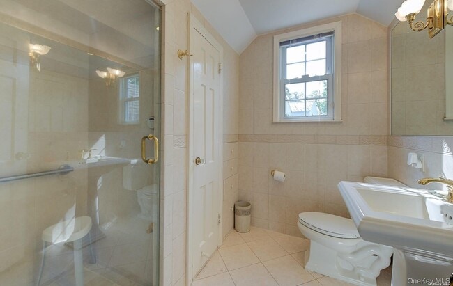 Building Photo - 246 Park Ave