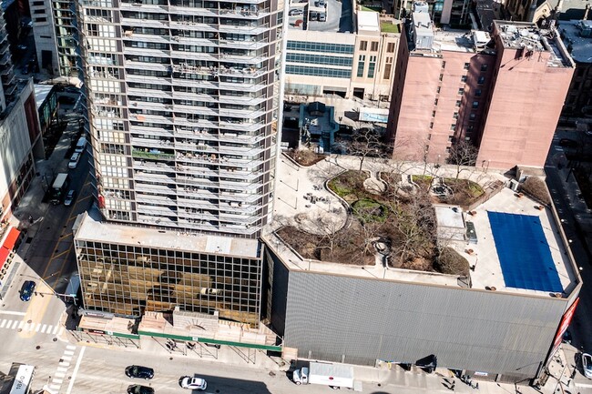 Building Photo - 10 E Ontario St