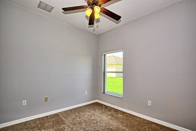 Building Photo - Spacious Home in Isles of Bellalago