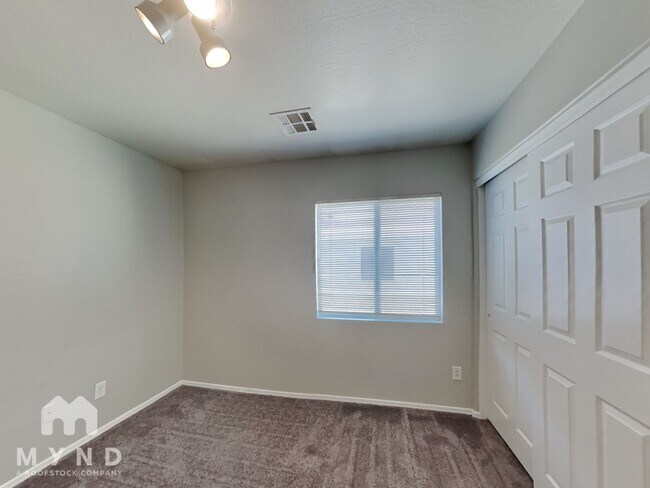 Building Photo - 1424 W Central Ave