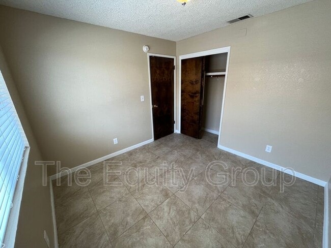 Building Photo - 826 N Williford Dr