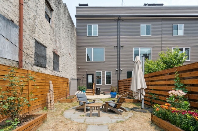 Building Photo - 2318 E Susquehanna Ave