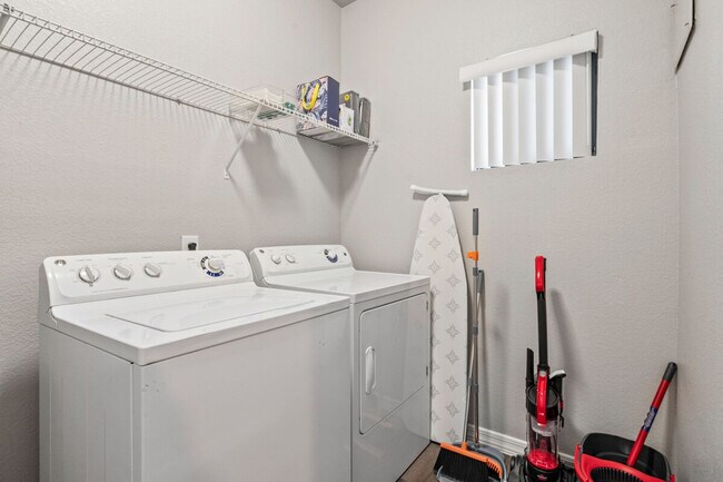 Building Photo - 2507 W Villa Rita Dr