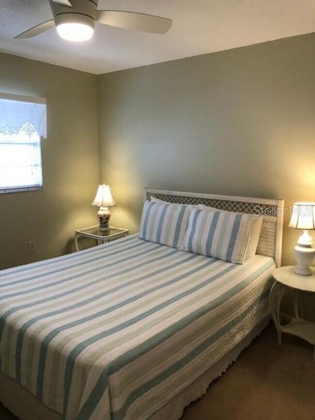Building Photo - AVAILABLE OFF SEASON FOR $1,800/MO