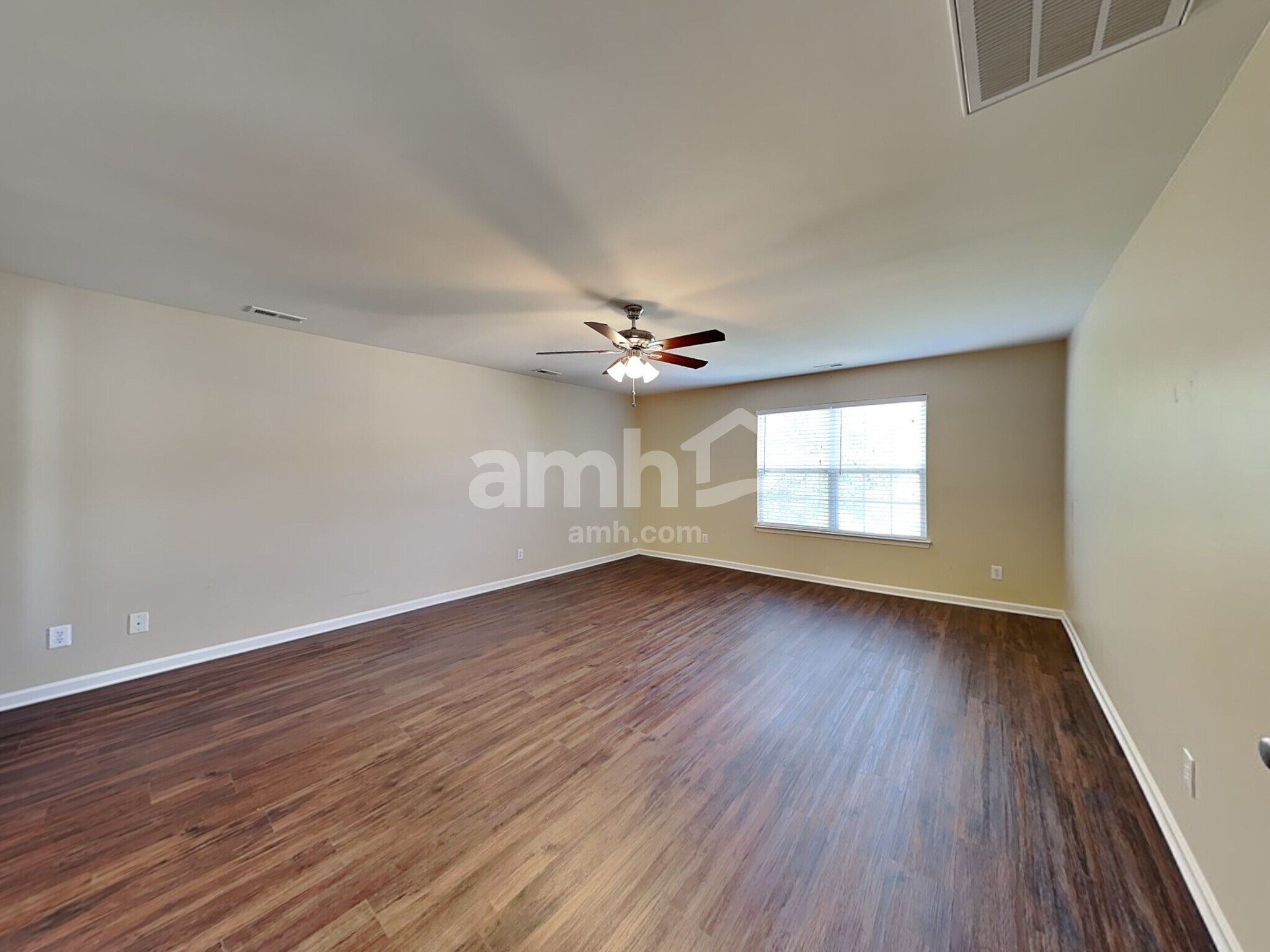 Building Photo - 2015 Bridleside Dr