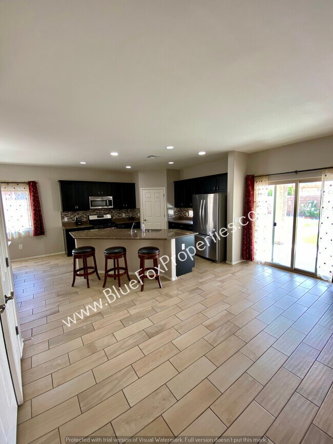 Building Photo - 9009 W Rolling Springs Dr