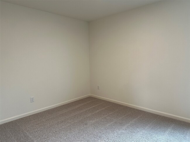 Building Photo - 129 Three Chimneys Ln