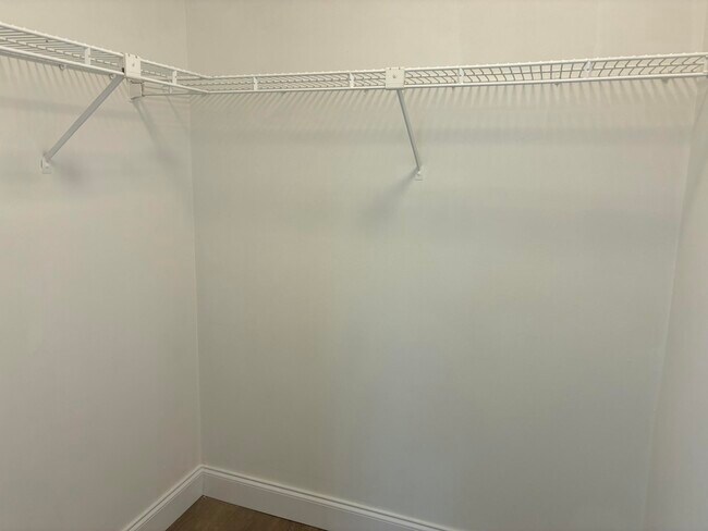 Building Photo - 301 Olivewood Pl