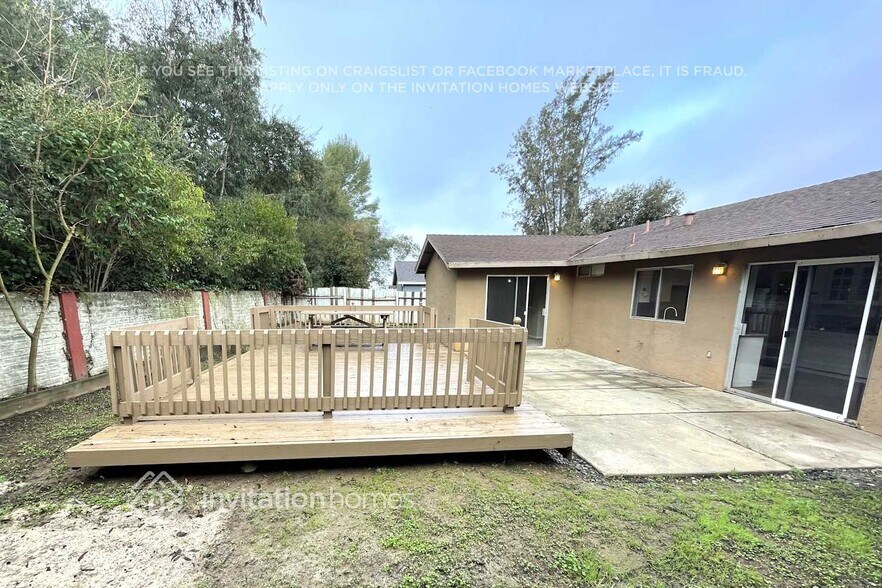 Building Photo - 341 Amber Ave