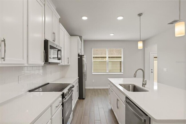 Building Photo - 1394 Mount Royal Dr