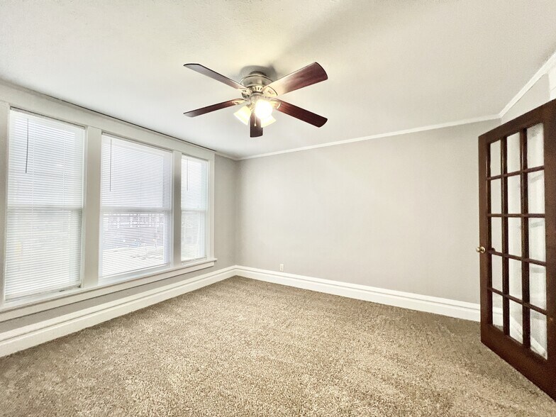 Building Photo - 509 E Milwaukee St