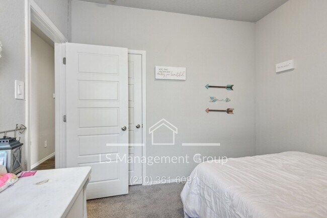 Building Photo - 7145 Pisces Wy