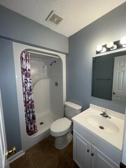 Building Photo - 4147 Spirea Dr