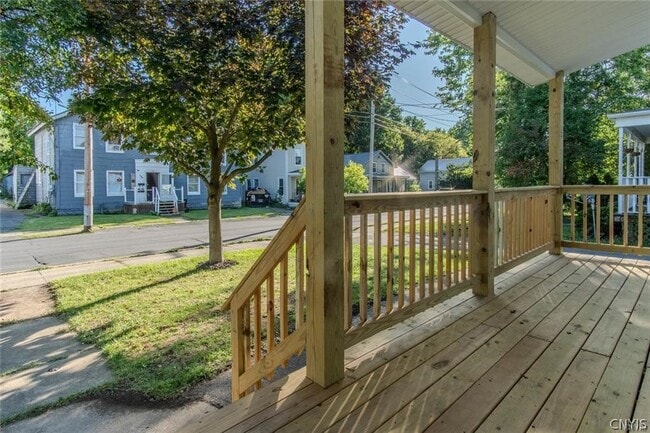 Building Photo - 406 Stone St