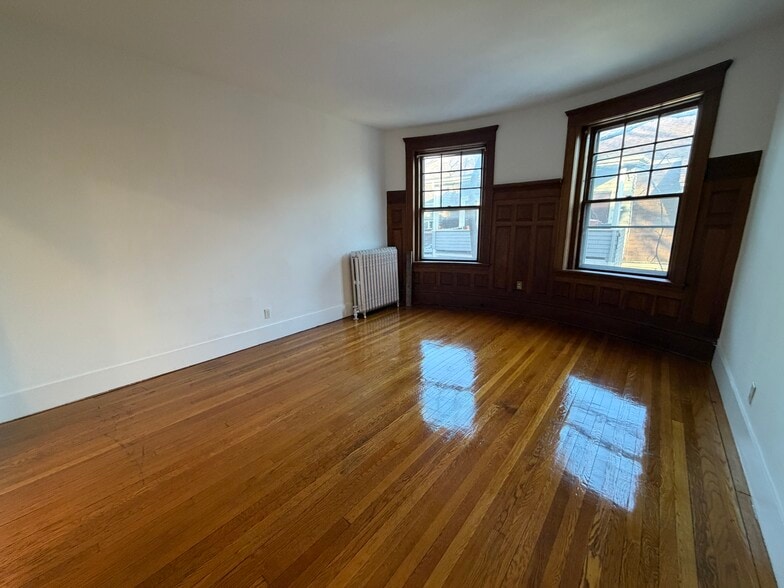 Building Photo - 9 Braemore Rd