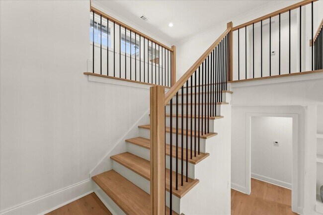 Building Photo - 1270 Glen Eagle Dr