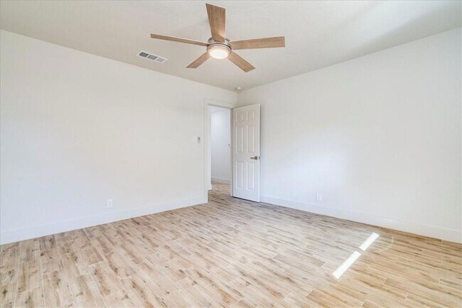 Building Photo - 2603 Mesquite Ln