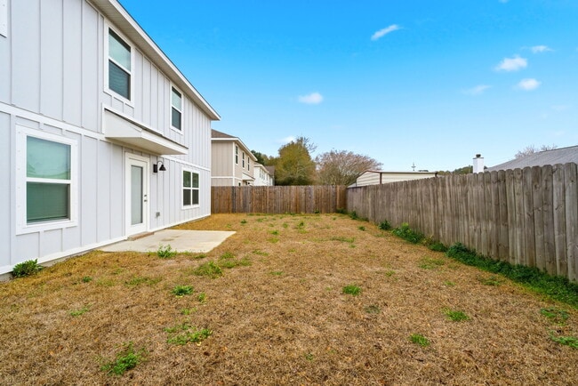 Building Photo - 4932 Valor Ct