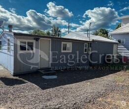 Building Photo - One Bedroom Cottage