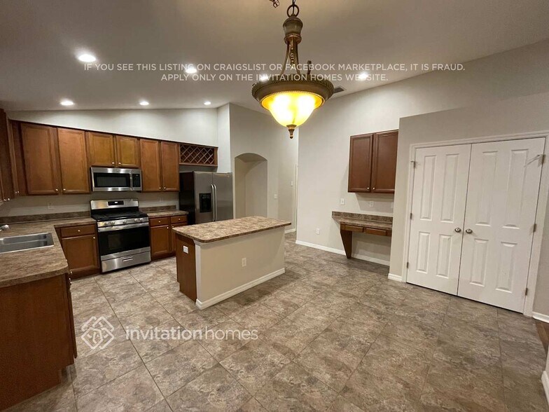 Building Photo - 1825 Leybourne Loop