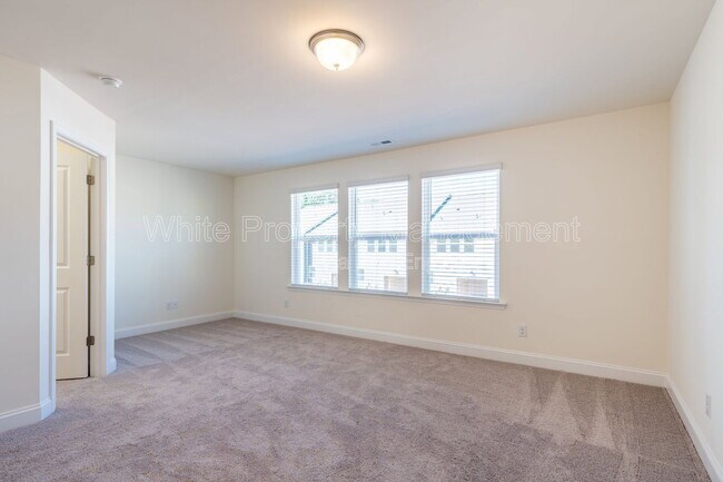 Building Photo - 1556 Cedar Tree Dr