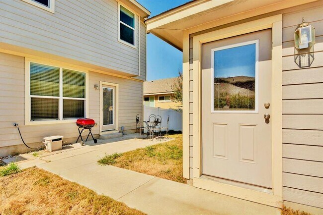 Building Photo - 1810 Franklin Mountain Dr