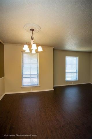 Building Photo - 626 Little Creek Dr
