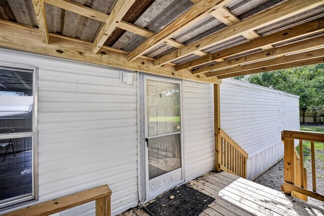 Building Photo - 2122 Koster Rd